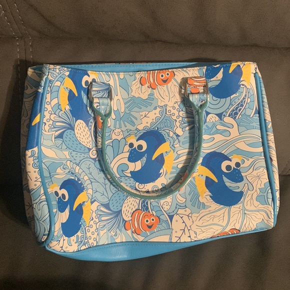 Loungefly Finding Dory Purse - Picture 2 of 3